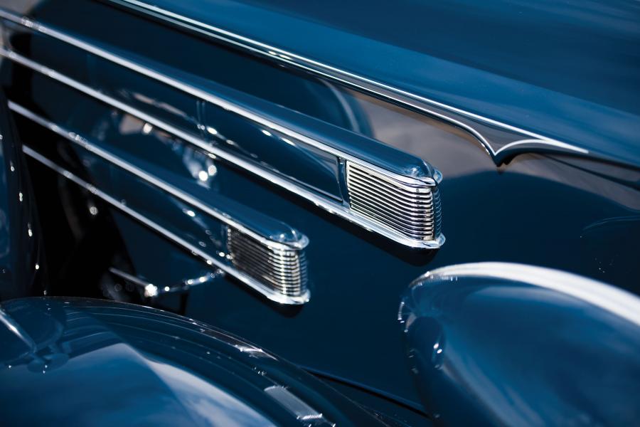 Детали экстерьера Packard Twelve Sport Phaeton 1936 года  (фото 35 из 35)